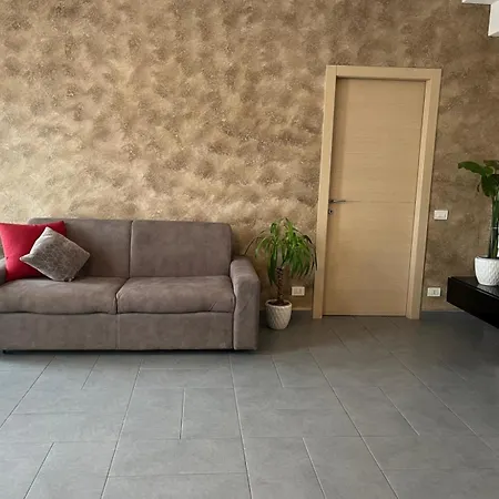 Sleep & Fly Bgy Airport-station-center Apartament
